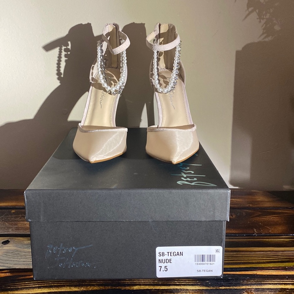 Betsy Johnson Tegan Nude Heels - Picture 1 of 5